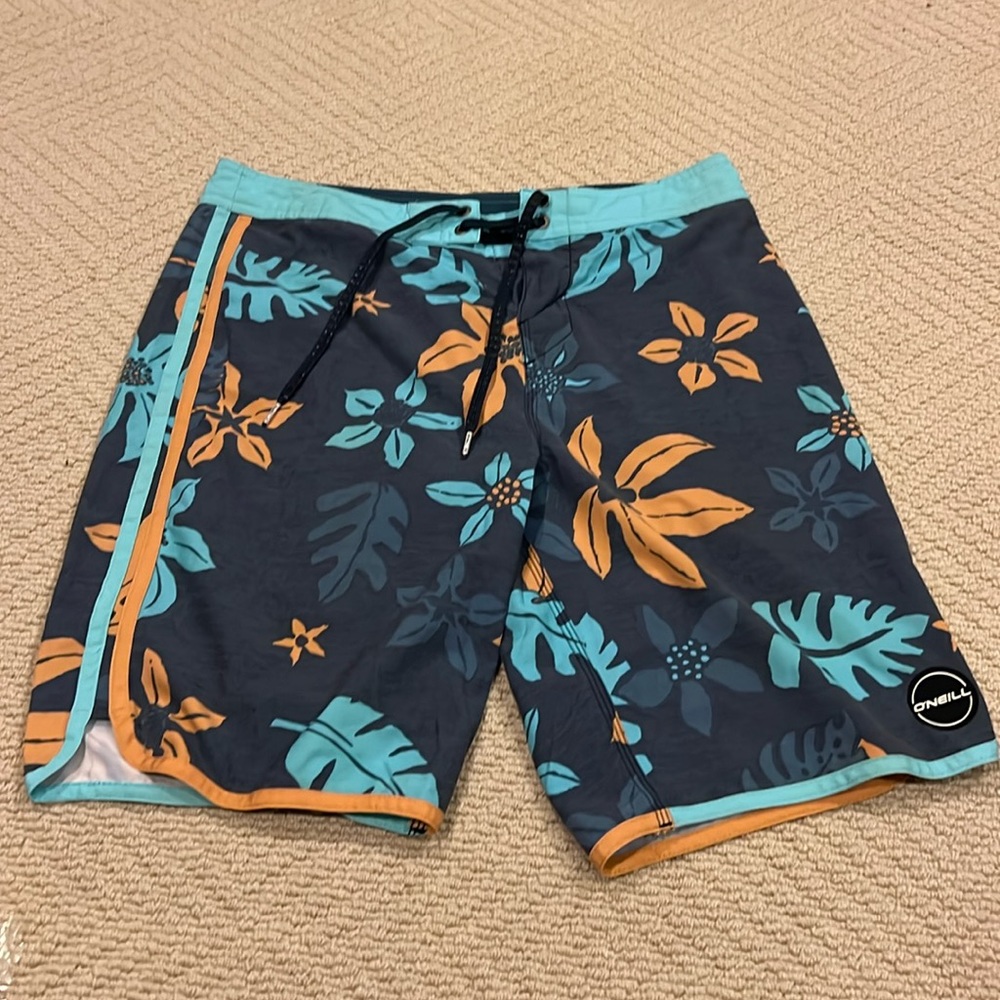 Men's O'Neill Hyperfreak sz 30 board short. Perfect for a day at the beach!